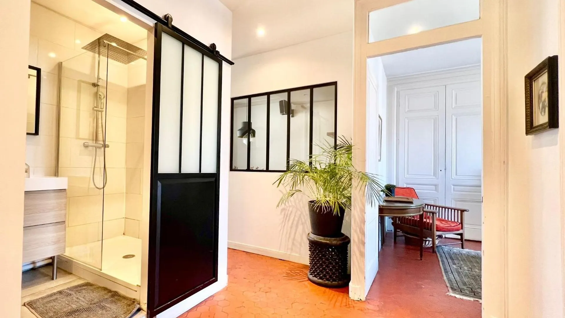 Bright, Spacious Apartment In The Heart Of Lyon 0*,  France